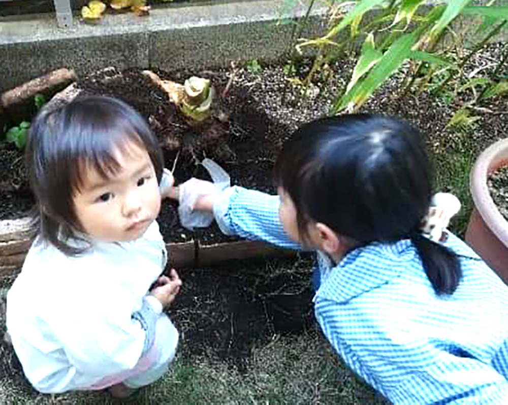 東京にいた頃から、家族でのおでかけは自然に触れ合える場所が多かった熊谷さん一家。自宅では家庭菜園も楽しんでいたそう